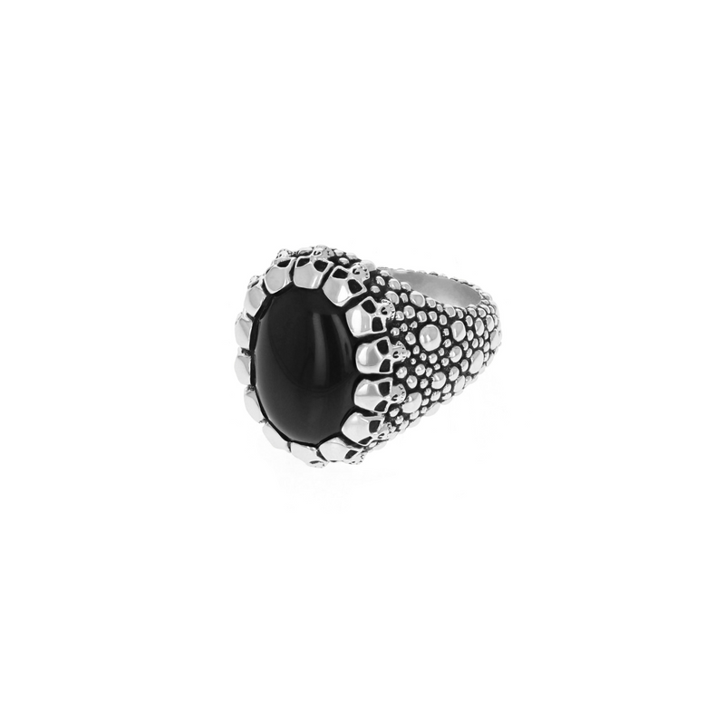 Small Stingray Texture Ring With Skull Bezel
