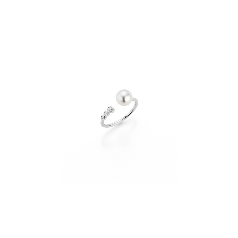 Akoya Pearl and Gold Ring with Diamonds