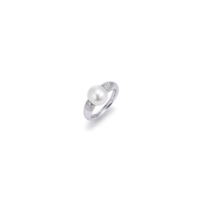 South Sea Pearl and Gold Ring With Diamonds