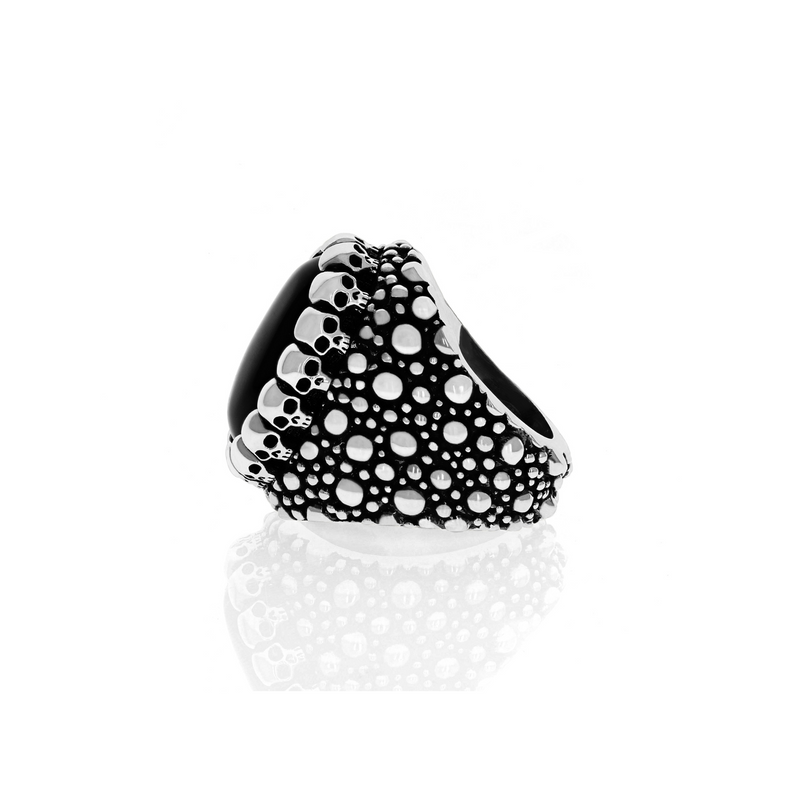 Stingray Texture Ring with Onyx Cabochon in Skull Bezel